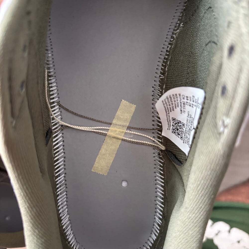 Travis Scott x Air Jordan 1 Low OG 'Olive' - Picture 6 of 10